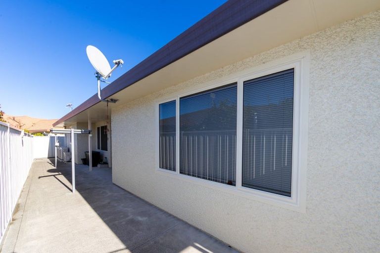 Photo of property in 33 Kensington Drive, Taradale, Napier, 4112