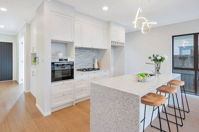 Photo of property in 15 Toanui Road, Hobsonville, Auckland, 0616