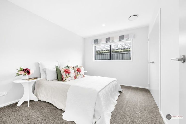 Photo of property in 24 Castletown Street, Wallaceville, Upper Hutt, 5018