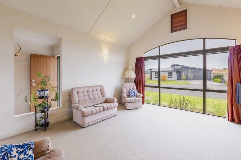 Photo of property in 14 Belgrove Place, Waipukurau, 4200