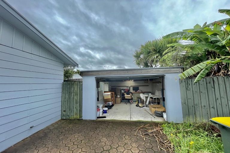 Photo of property in 1/17 Rosier Road, Glen Eden, Auckland, 0602