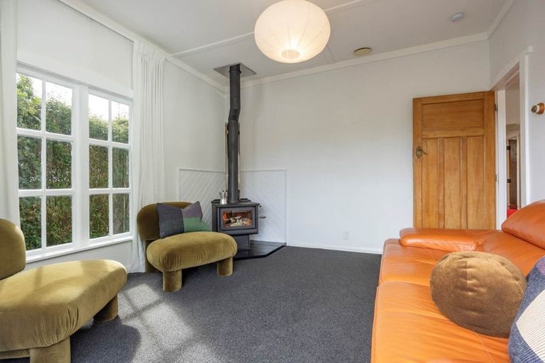 Photo of property in 1/49 Konini Road, Titirangi, Auckland, 0604