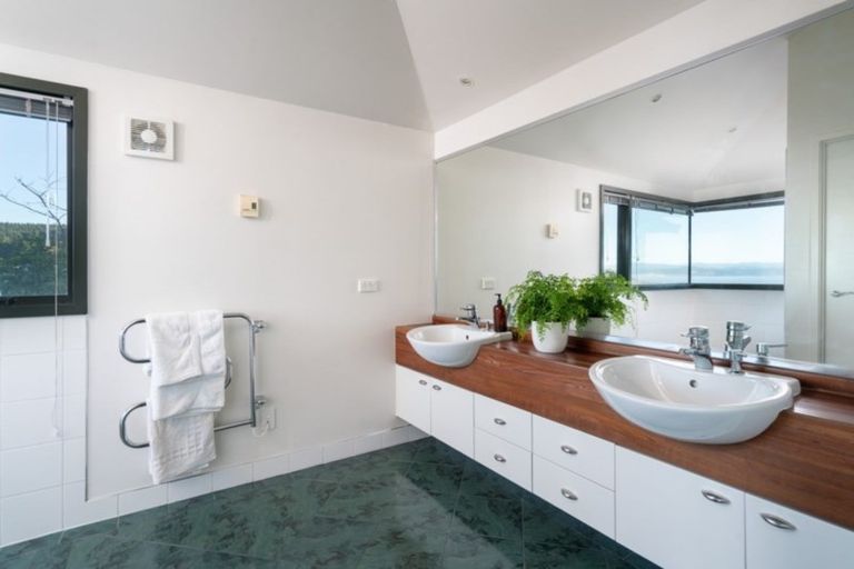 Photo of property in 71 Wakeman Road, Acacia Bay, Taupo, 3330