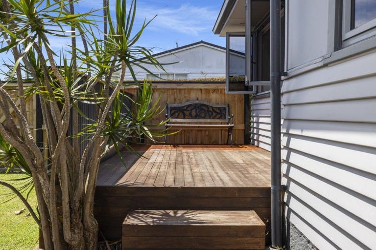 Photo of property in 10 Charles Street, Bellevue, Tauranga, 3110
