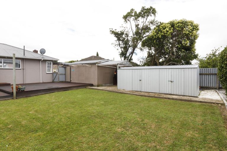Photo of property in 16 Milton Street, Roslyn, Palmerston North, 4414