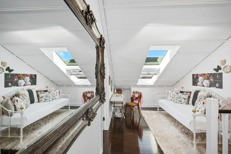 Photo of property in 9 Tui Glen Road, Birkenhead, Auckland, 0626
