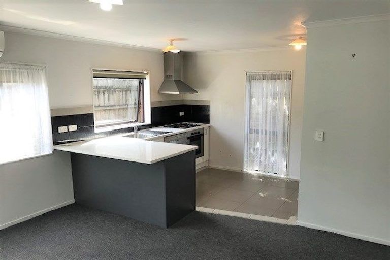 Photo of property in 10 Hinau Street, New Lynn, Auckland, 0600