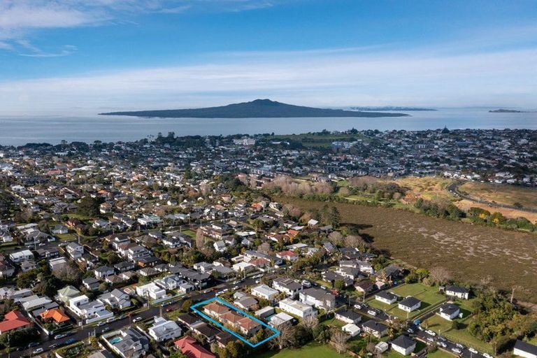 Photo of property in 11 Waitemata Road, Hauraki, Auckland, 0622