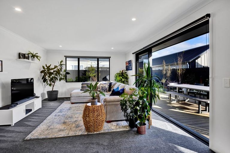 Photo of property in 69 Wilson Street, Hawera, 4610