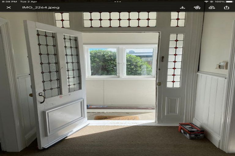 Photo of property in 560a Queen Street East, Levin, 5510