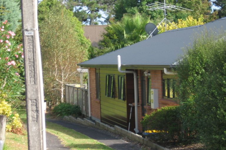 Photo of property in 136 Lynwood Road, New Lynn, Auckland, 0600