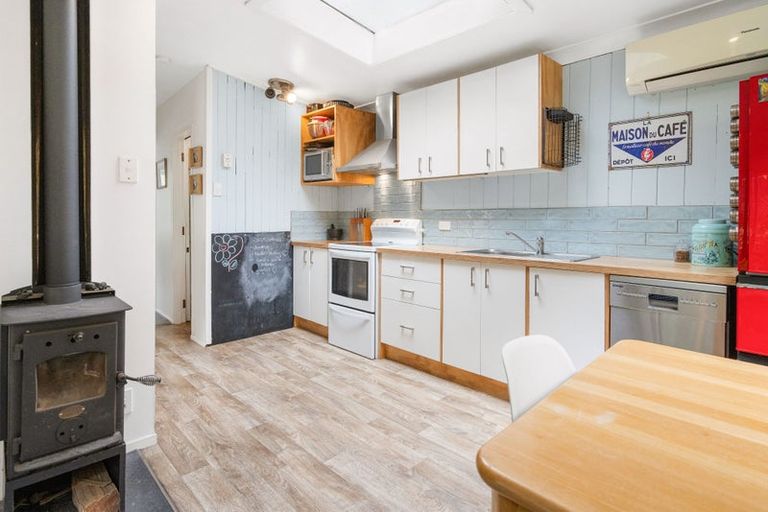 Photo of property in 56 Tilley Road, Paekakariki, 5034