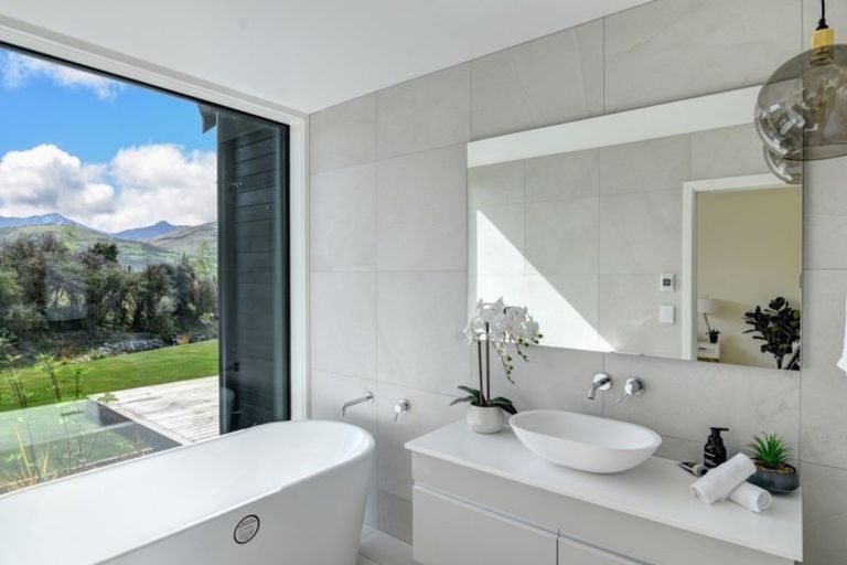 Photo of property in 13 Mckenzies Shute, Jacks Point, Queenstown, 9371