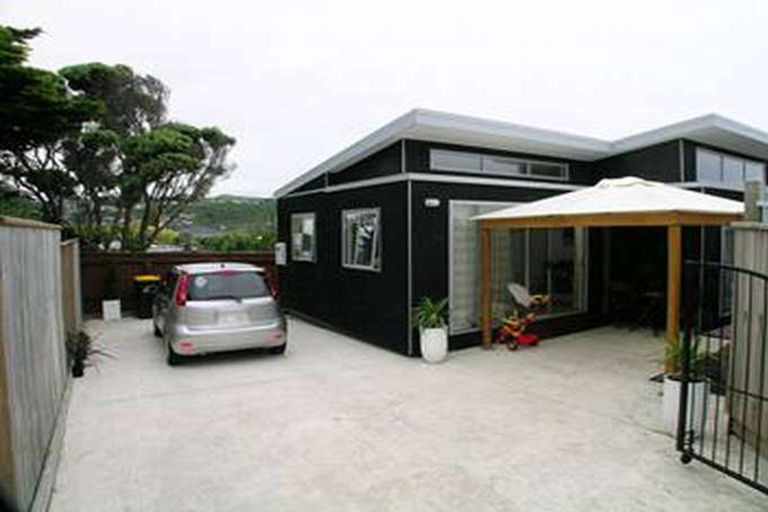 Photo of property in 17b Richard Street, Titahi Bay, Porirua, 5022