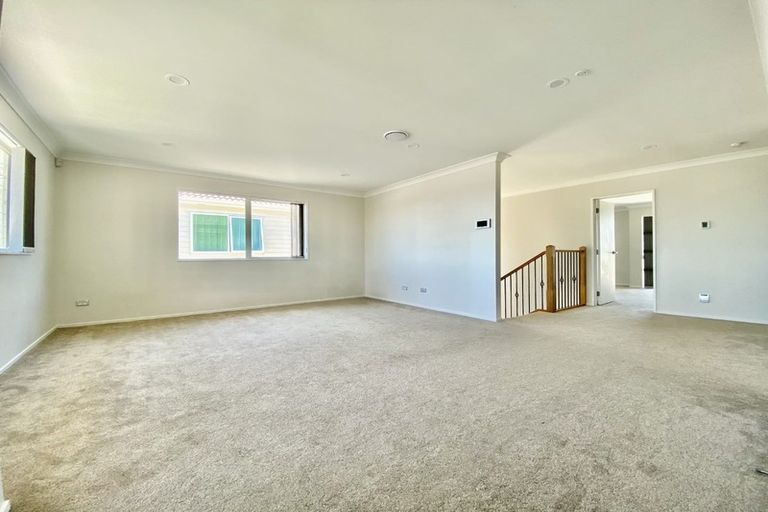 Photo of property in 70 Donegal Park Drive, Flat Bush, Auckland, 2019