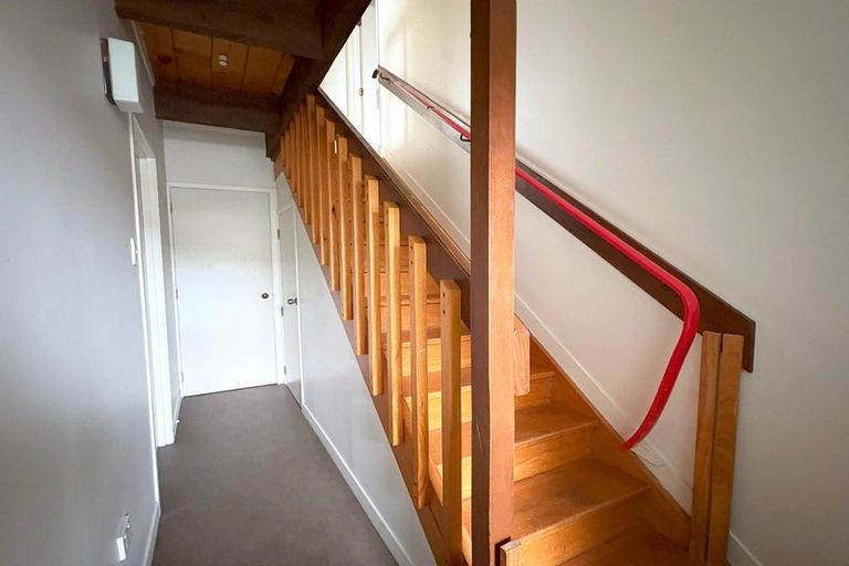 Photo of property in 16 Attlee Place, Gisborne, 4010