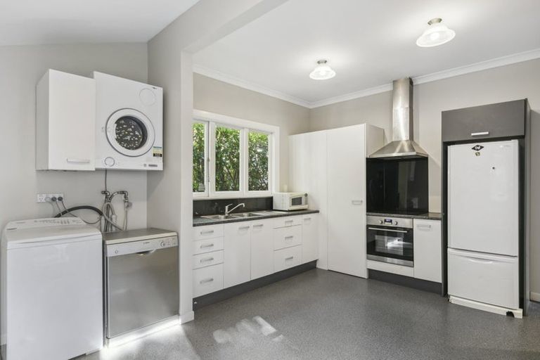 Photo of property in 5 Burrows Avenue, Karori, Wellington, 6012