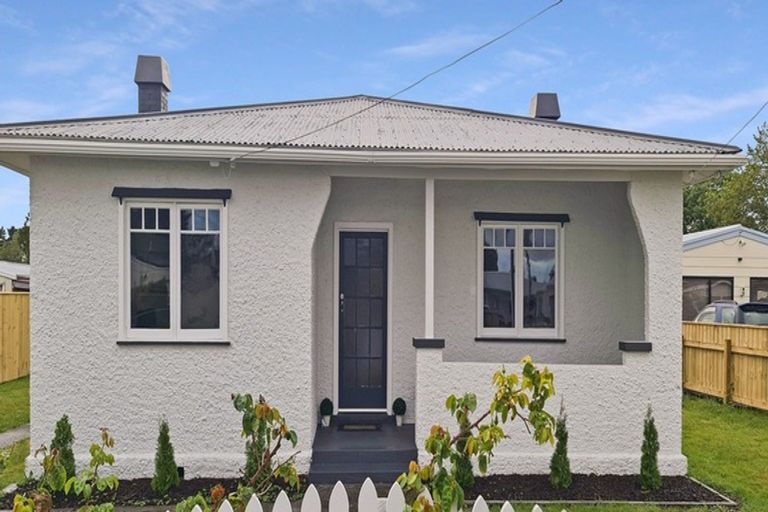 Photo of property in 23 Ross Street, Marton, 4710