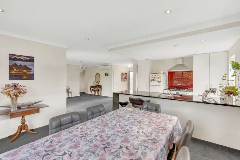 Photo of property in 12 Ruru Place, Levin, 5510