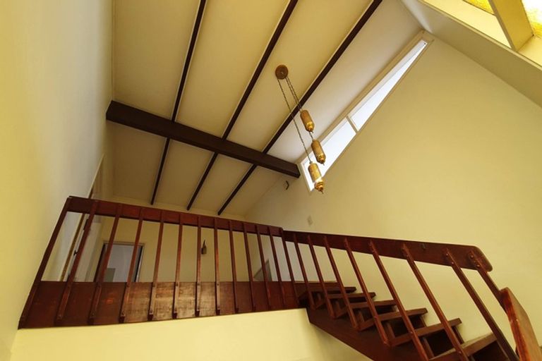 Photo of property in 36 Sunset Road, Unsworth Heights, Auckland, 0632