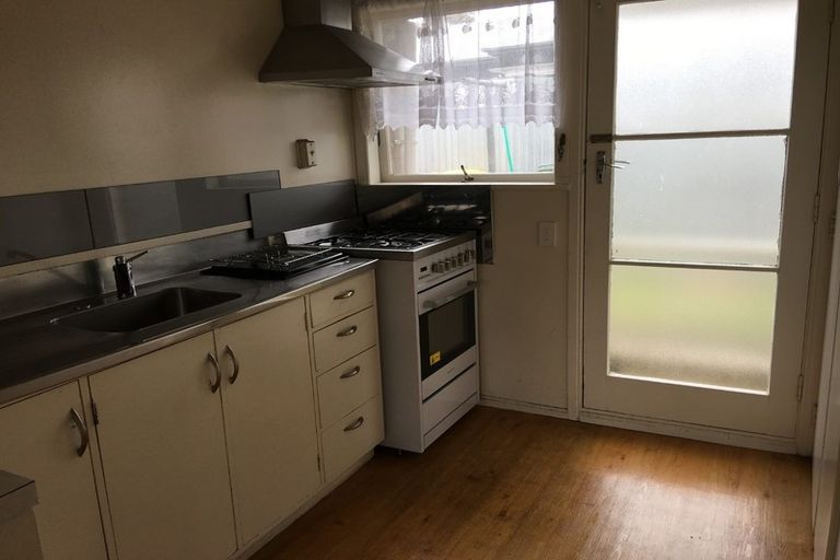 Photo of property in 28 Landscape Road, Papatoetoe, Auckland, 2025