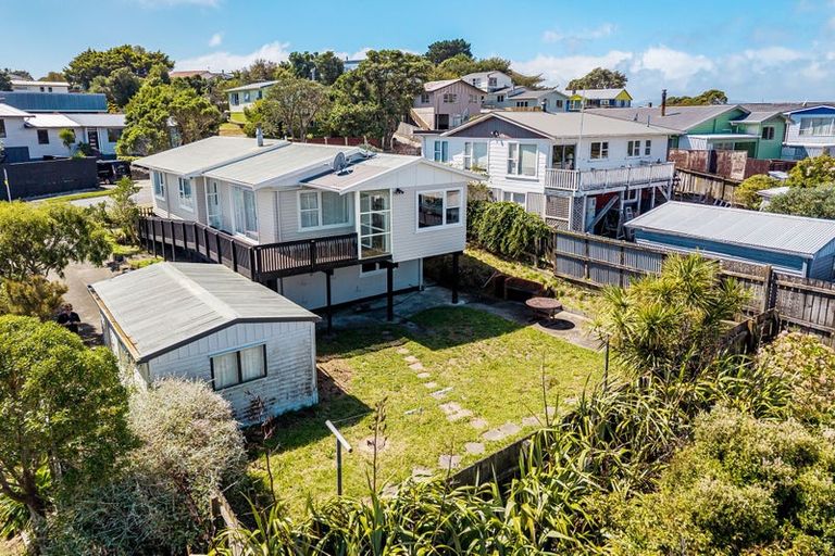 Photo of property in 172 Conclusion Street, Ascot Park, Porirua, 5024