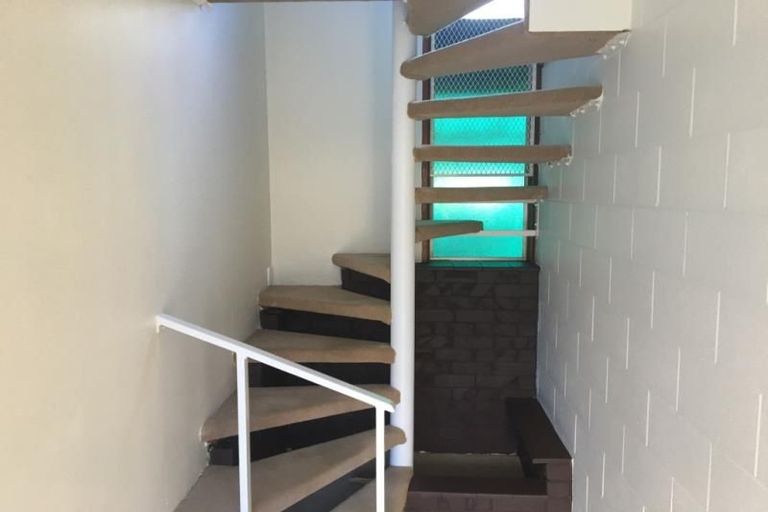 Photo of property in 10 Quiet Street, Te Atatu South, Auckland, 0610