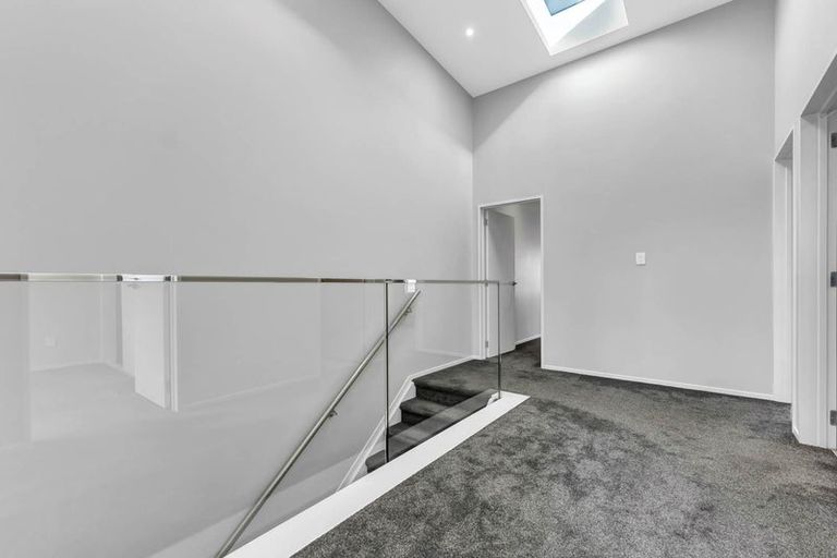 Photo of property in 5 Tahingamanu Road, Hobsonville, Auckland, 0616