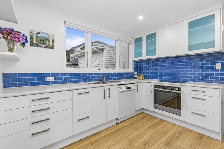 Photo of property in 105 Glendhu Road, Bayview, Auckland, 0629