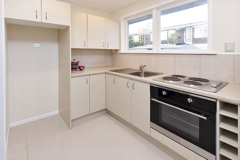 Photo of property in 2/357 Pakuranga Road, Pakuranga Heights, Auckland, 2010