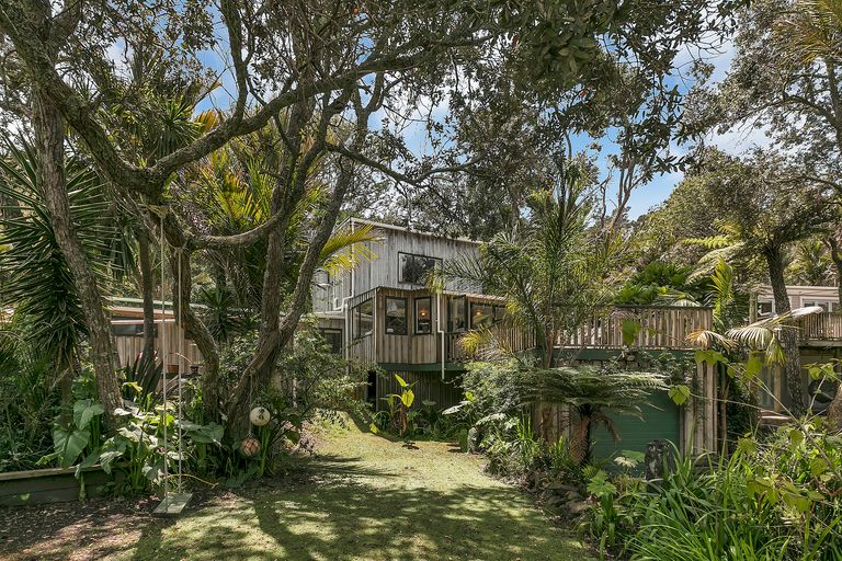 Photo of property in 78 Motutara Road, Muriwai, Waimauku, 0881