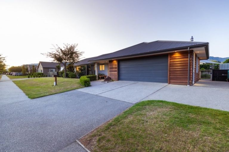 Photo of property in 50 Erskine Street, Lake Hayes, Queenstown, 9304