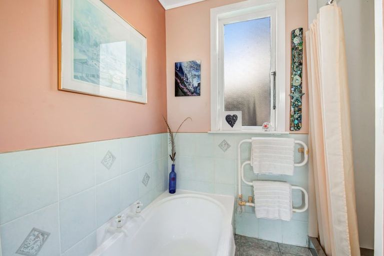 Photo of property in 18 Kauri Road, Stanmore Bay, Whangaparaoa, 0932