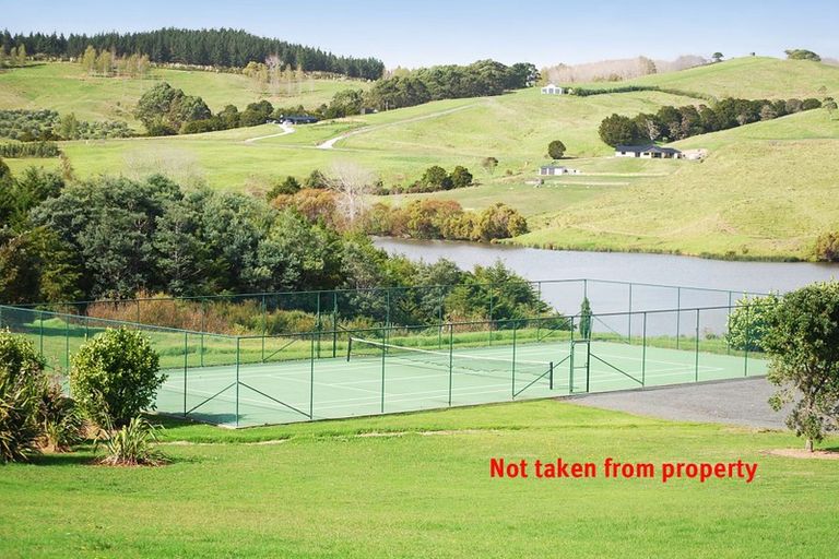 Photo of property in 144 Takahoa Drive, Kaiwaka, 0573