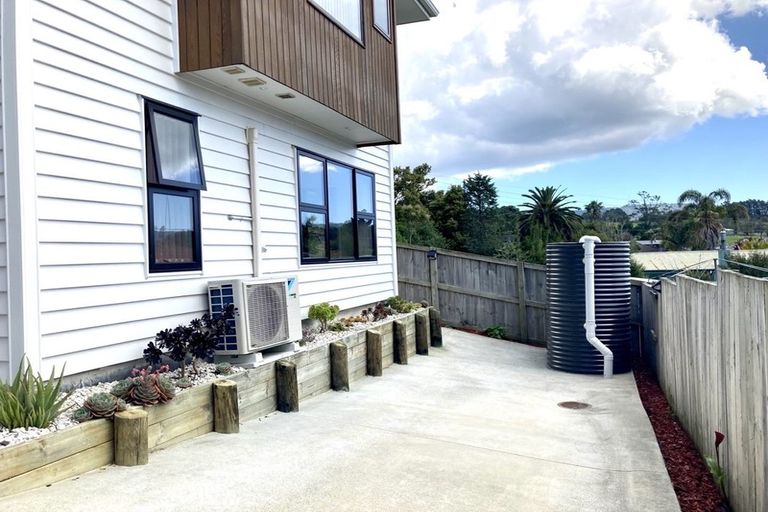 Photo of property in 206c Henderson Valley Road, Henderson, Auckland, 0612