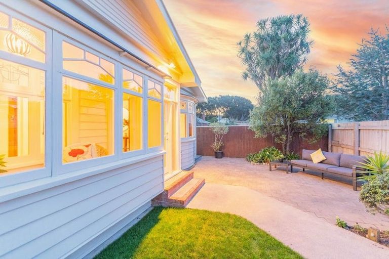 Photo of property in 10a Puriri Street, Miramar, Wellington, 6022