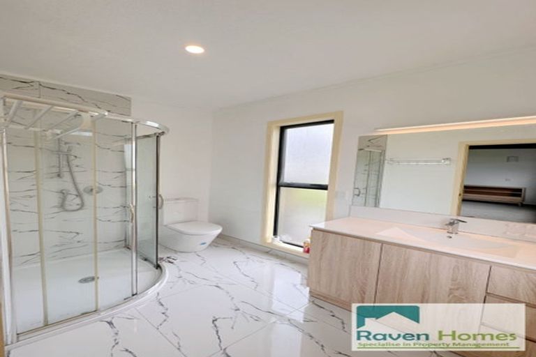 Photo of property in 20 Humphrey Kemp Avenue, Henderson, Auckland, 0612