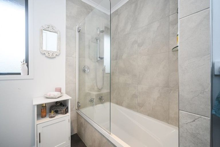 Photo of property in 6 Mercury Street, Milson, Palmerston North, 4414