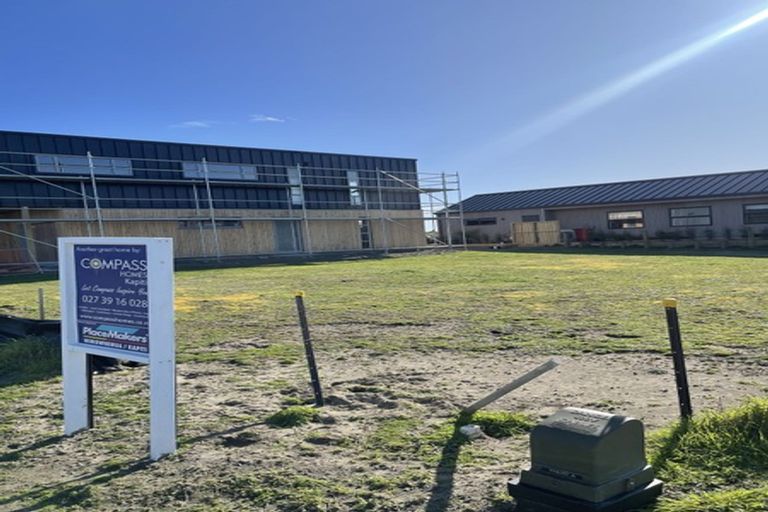 Photo of property in 2 Mirek Street, Waikanae, 5036