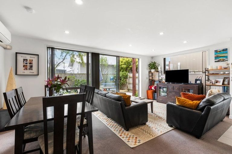 Photo of property in 3/17 Argentine Avenue, Miramar, Wellington, 6022