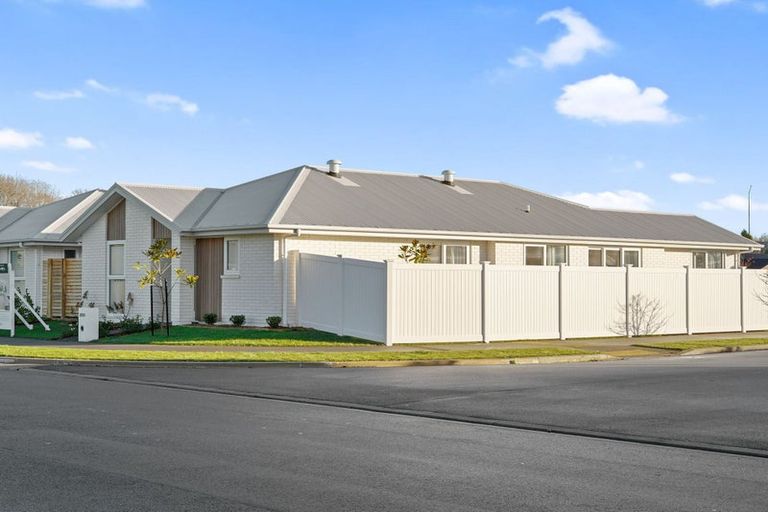 Photo of property in 7 Eminence Drive, Northwood, Christchurch, 8051