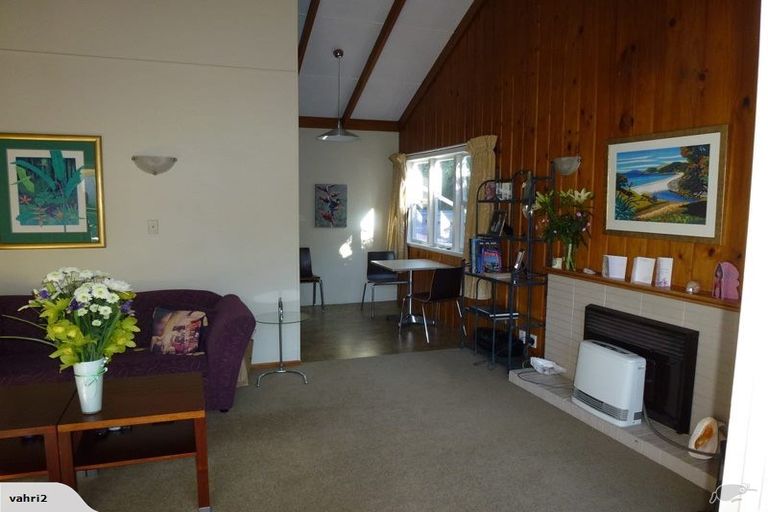Photo of property in 2/30 Lyttelton Avenue, Forrest Hill, Auckland, 0620
