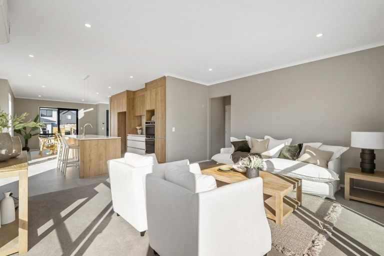 Photo of property in 58 Owen Chapman Drive, Red Beach, 0932