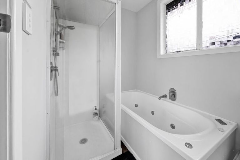 Photo of property in 6 Kamahi Avenue, Hawera, 4610