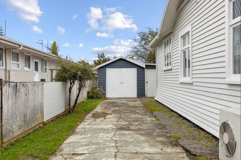 Photo of property in 36 Kingswood Street, Takaro, Palmerston North, 4412