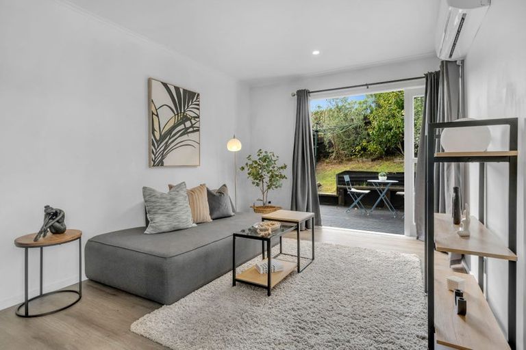 Photo of property in 109 Target Road, Totara Vale, Auckland, 0629