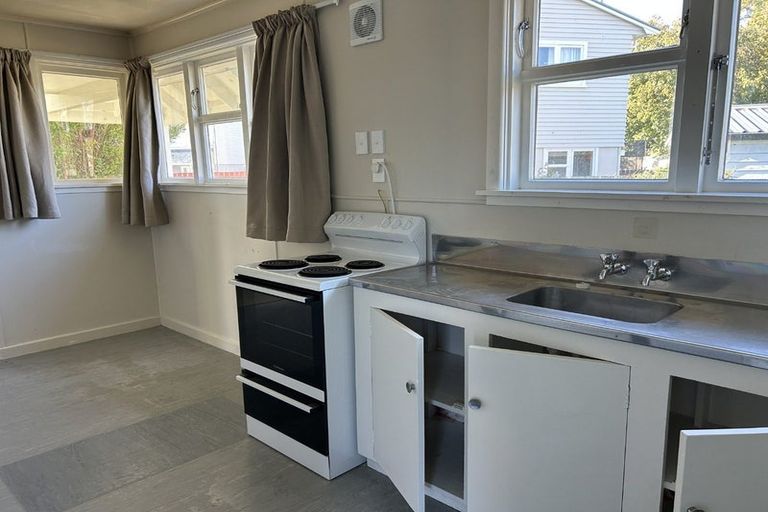 Photo of property in 8-10 Dix Crescent, Riversdale, Blenheim, 7201