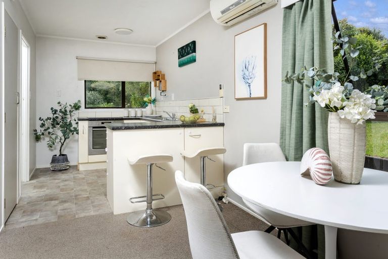 Photo of property in 2/20 Gladys Avenue, Glenfield, Auckland, 0629