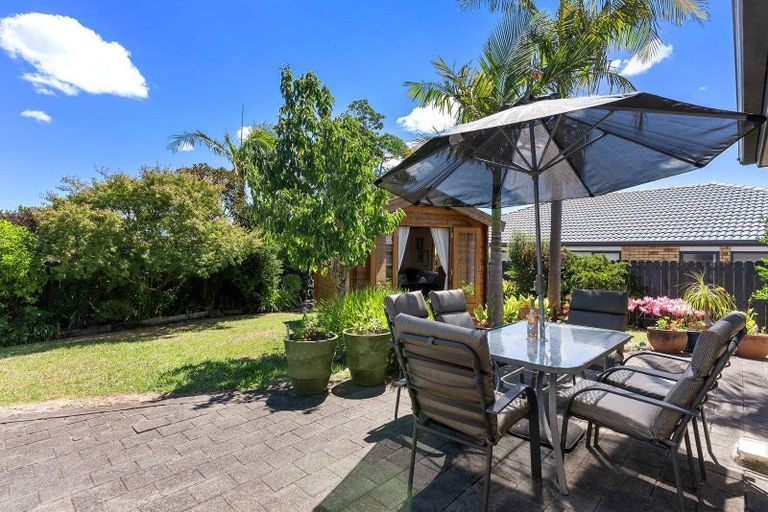 Photo of property in 4 Mullagh Place, East Tamaki Heights, Auckland, 2016