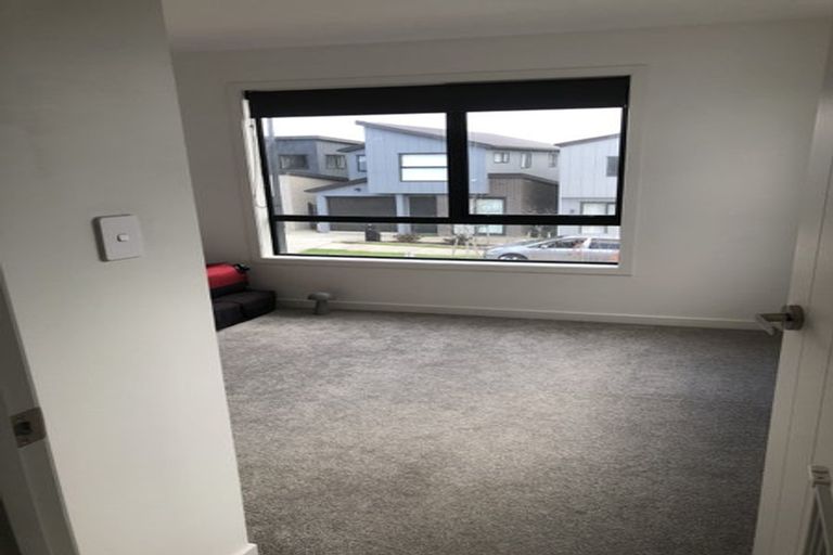 Photo of property in 15 Pohewa Road, Silverdale, 0932